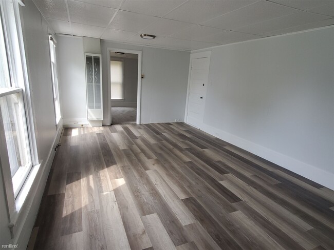 Building Photo - 1 br, 1 bath 4plex - 624 Lamberton St NE