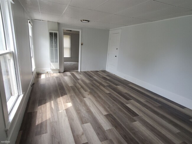 Foto del edificio - 1 br, 1 bath 4plex - 624 Lamberton St NE