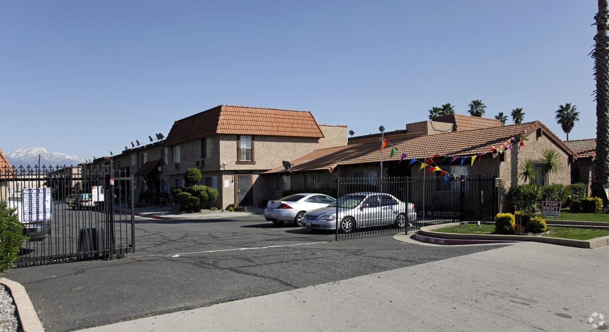 Primary Photo - Gold Lynn Apartments
