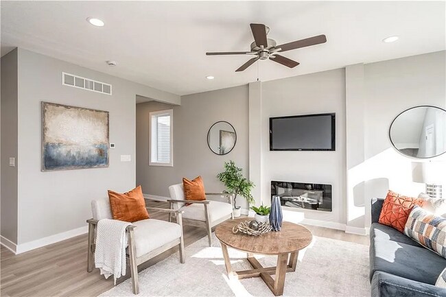 Foto del edificio - 15302 Goldenrod Dr