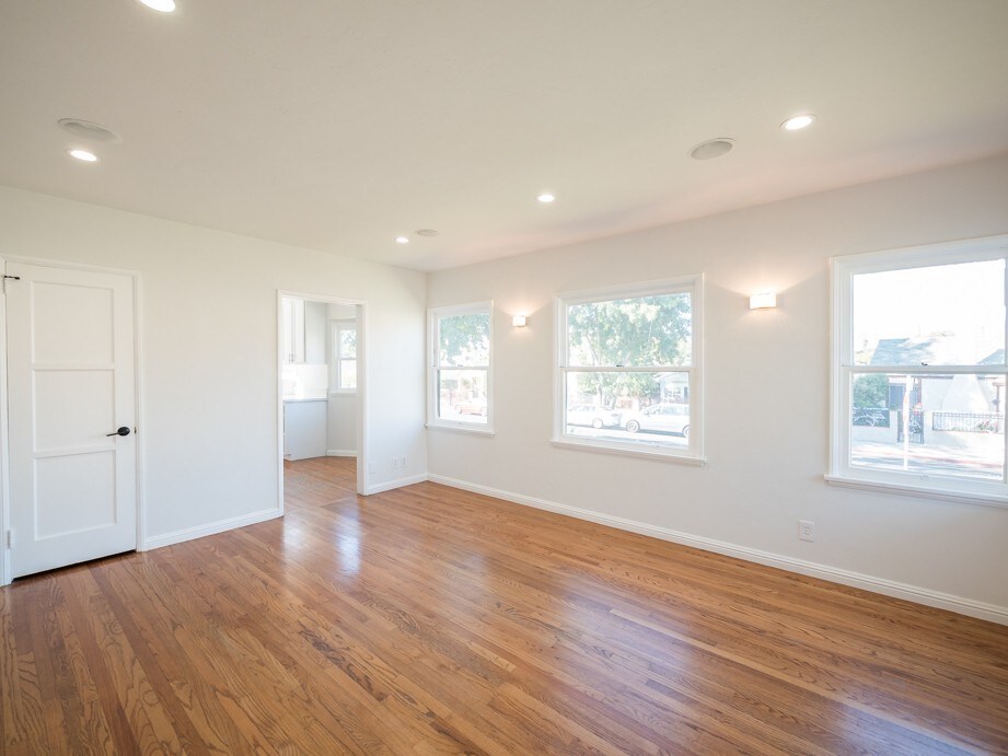Foto principal - 6076 MERIDIAN St