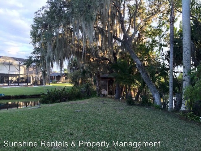 Foto del edificio - 2454 N Westwood Dr