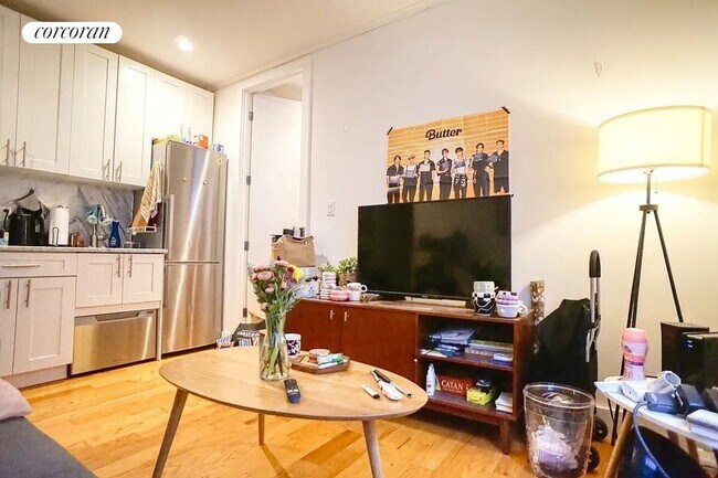 Foto del edificio - 310 12th St