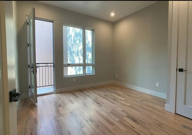 Foto del edificio - 151 Stanhope St