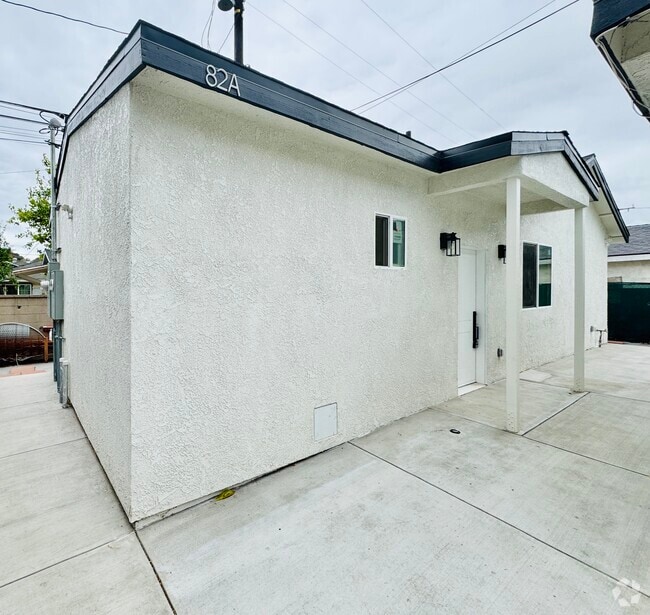 Building Photo - 82 W 49th St