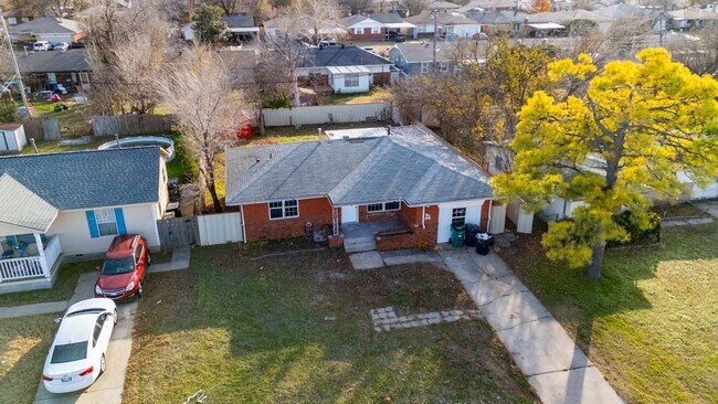 Building Photo - Section 8 approved 4 bed!!