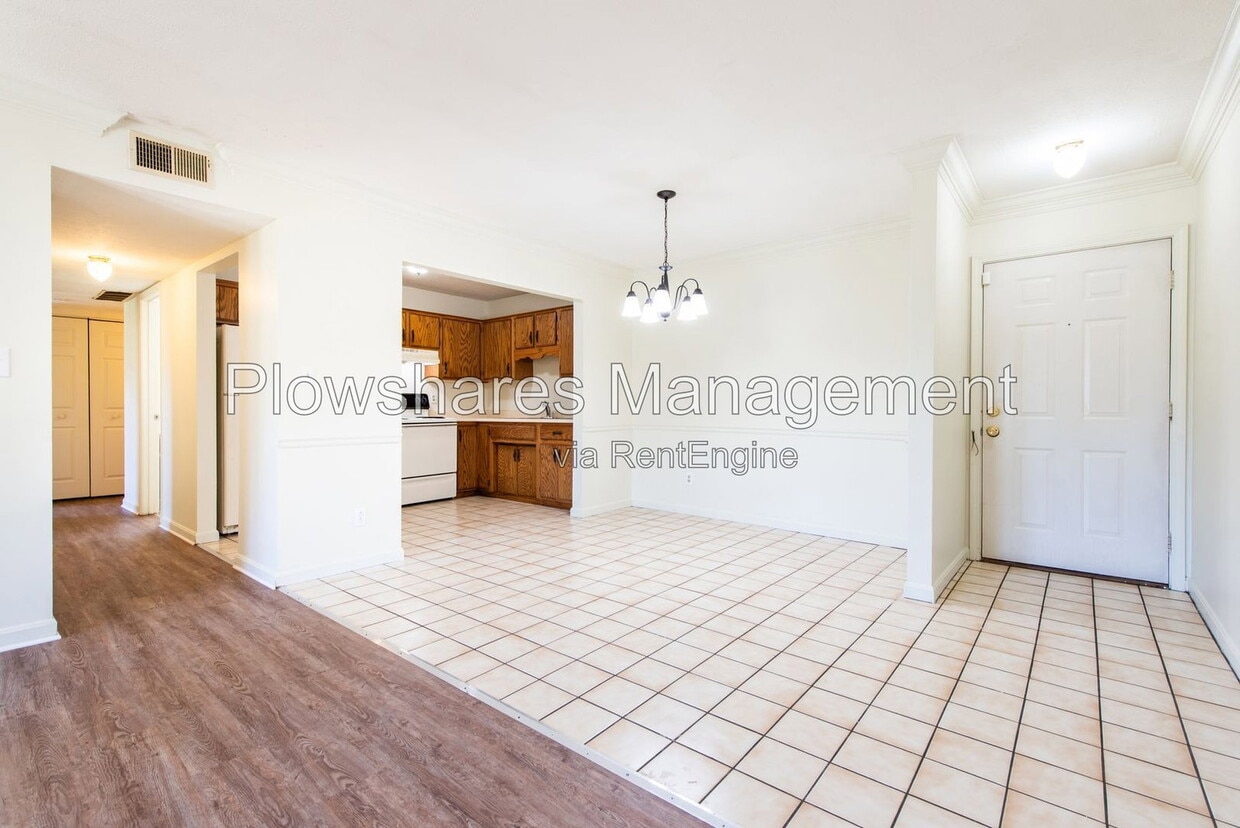 Photo - 100 East Florence Avenue