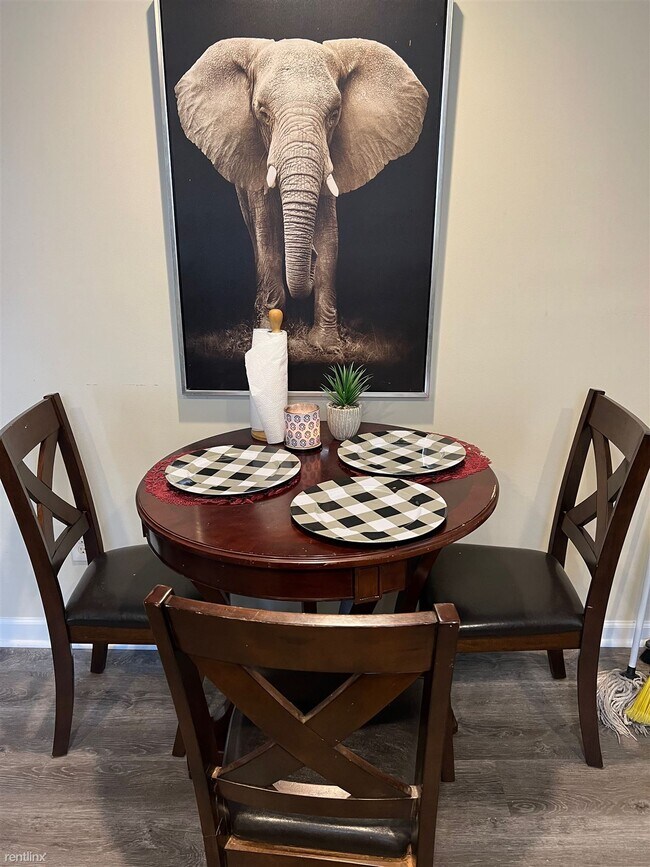 Foto del edificio - 1 br, 1 bath 4plex - 6107 Danville Avenue 2