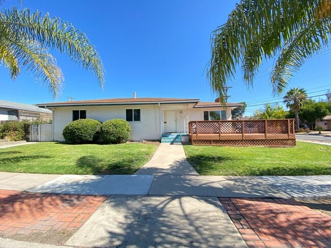 Building Photo - 5754 Dorothy Dr