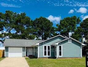 Building Photo - 1705 Veanna Dr