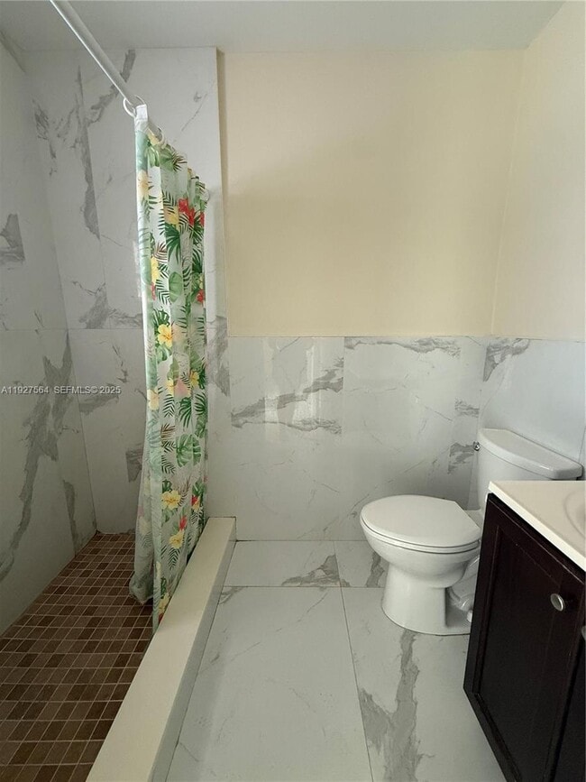 Foto del edificio - 1211 NE 23rd Ave