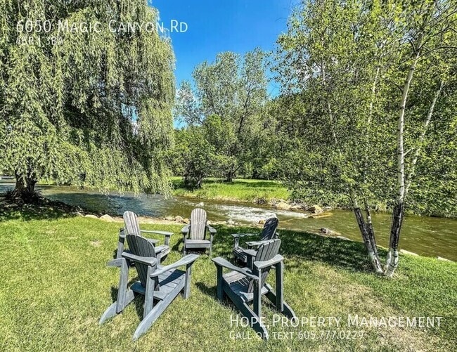 Foto del edificio - 6050 Magic Canyon Rd