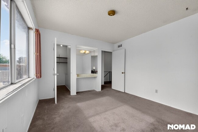 Foto del edificio - 6640 Calle Ln