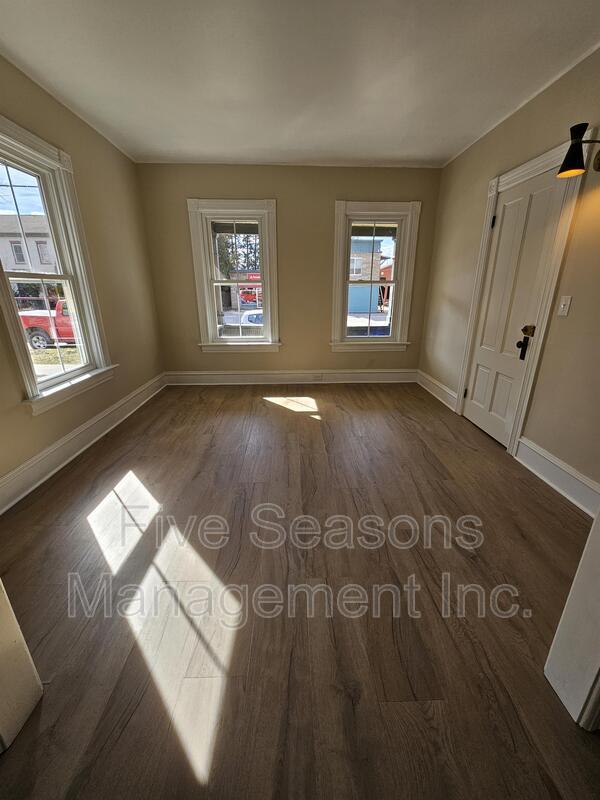 Building Photo - 98-1 North Champlain Street