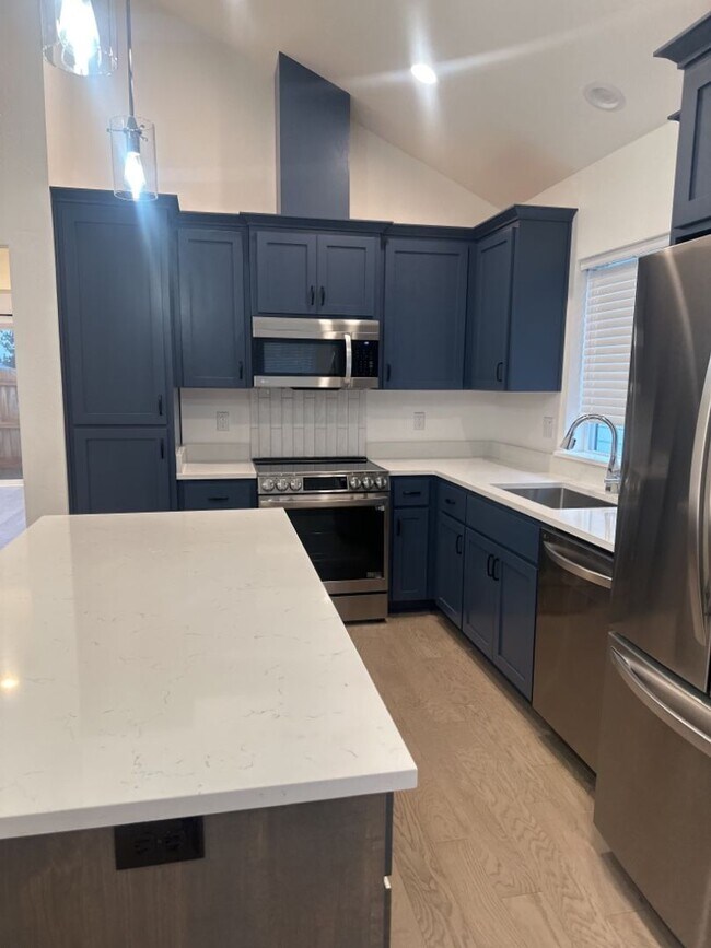 Foto del edificio - Simplify Your Life In this Brand New 2 bed...