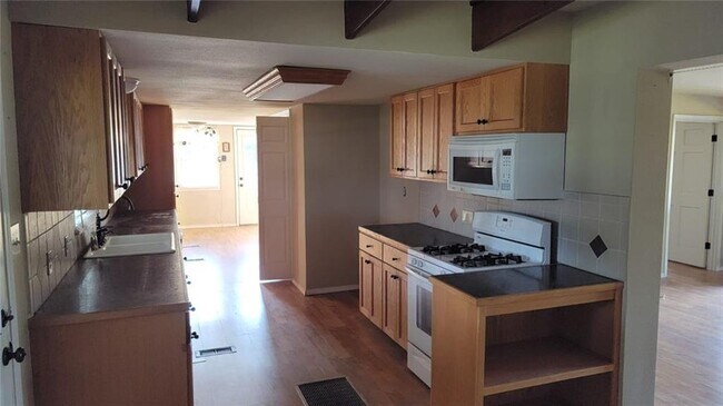 Foto del edificio - 4731 Eck Ln