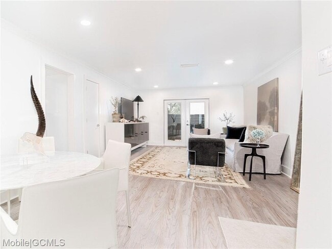 Building Photo - 3655 Old Shell Rd