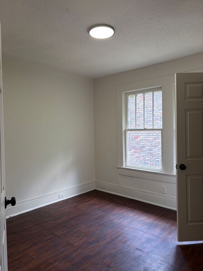 Foto del edificio - 1227 8th Ave W