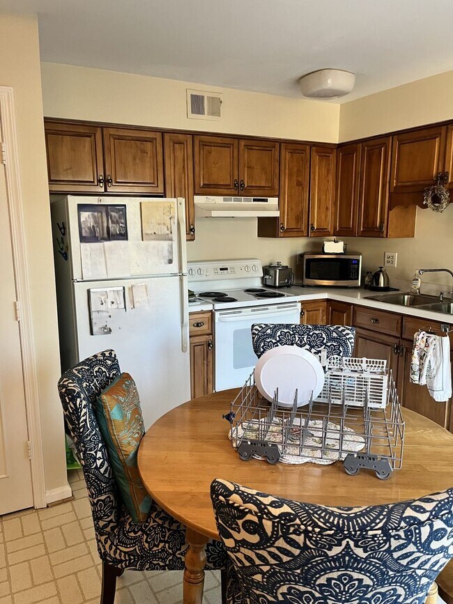 Foto del edificio - Springfield/Charlestown - 8319 Forrester B...