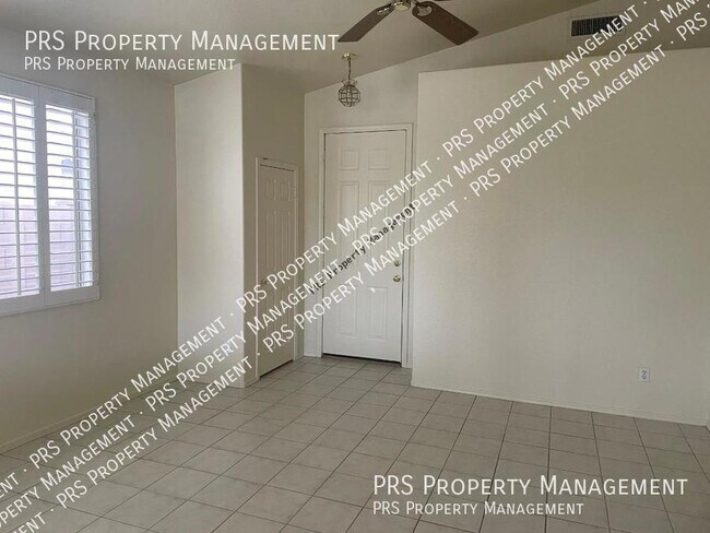 Foto del edificio - Available Now !!