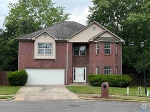 Building Photo - 100 Huxton Ct SW