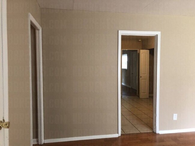 Foto del edificio - 602 Richardson Dr