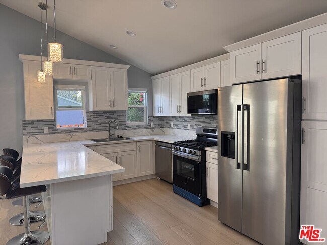 Foto del edificio - 1519-1519 1/2 Crenshaw Blvd