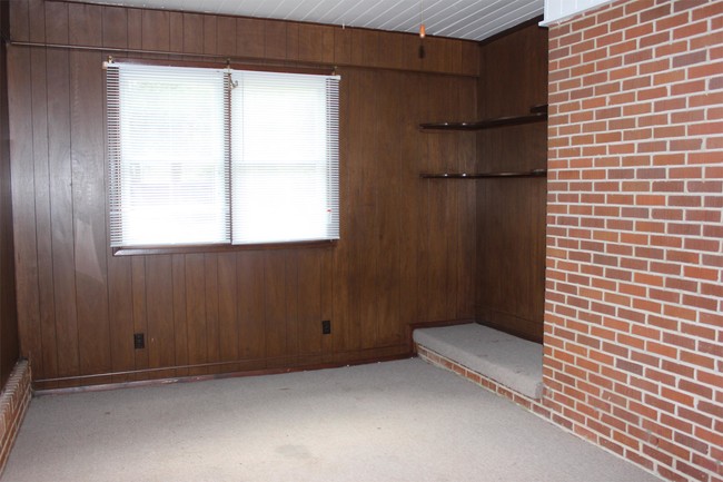 Building Photo - 705 S Magnolia St
