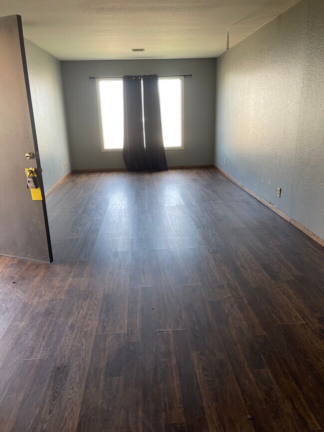 Foto del edificio - 2217 E Eucalyptus Ave