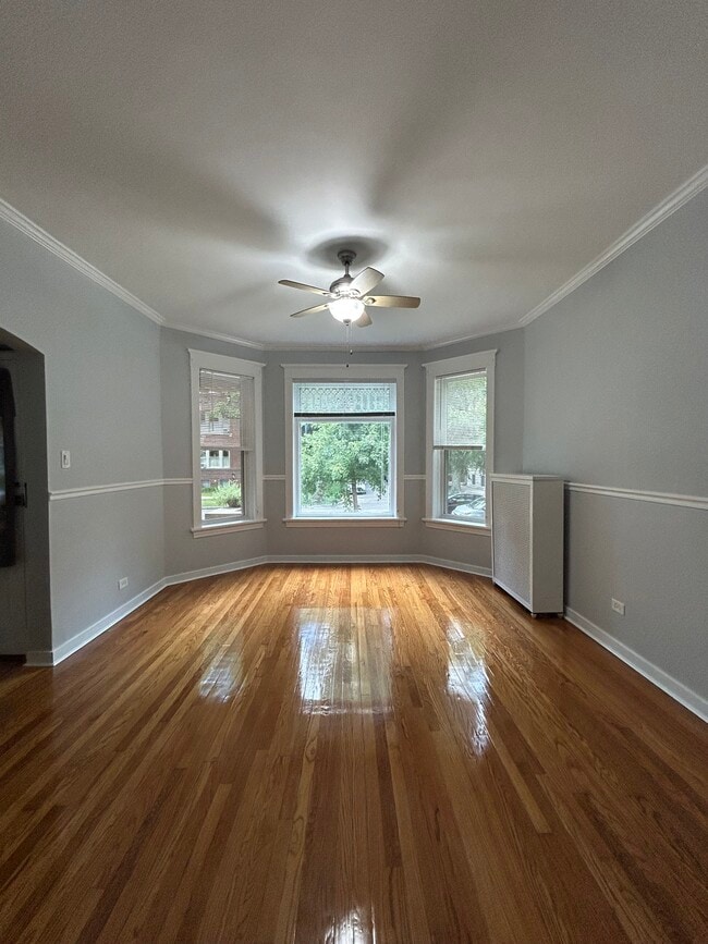 Building Photo - 1263 W Thorndale Ave