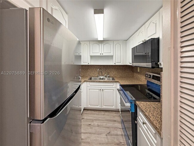 Foto del edificio - 995 SW 84th Ave