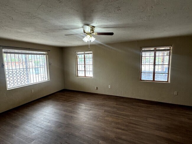 Building Photo - 368 E Alturas St, Tucson, AZ 85705
