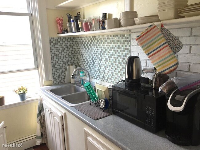 Building Photo - 2 br, 1 bath Condo - 36 Hope St 2 Unit 2