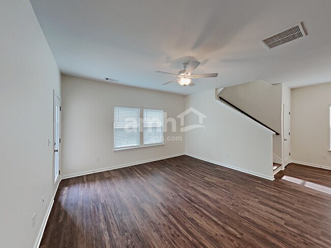 Foto del edificio - 142 Cheatham Hill Ln