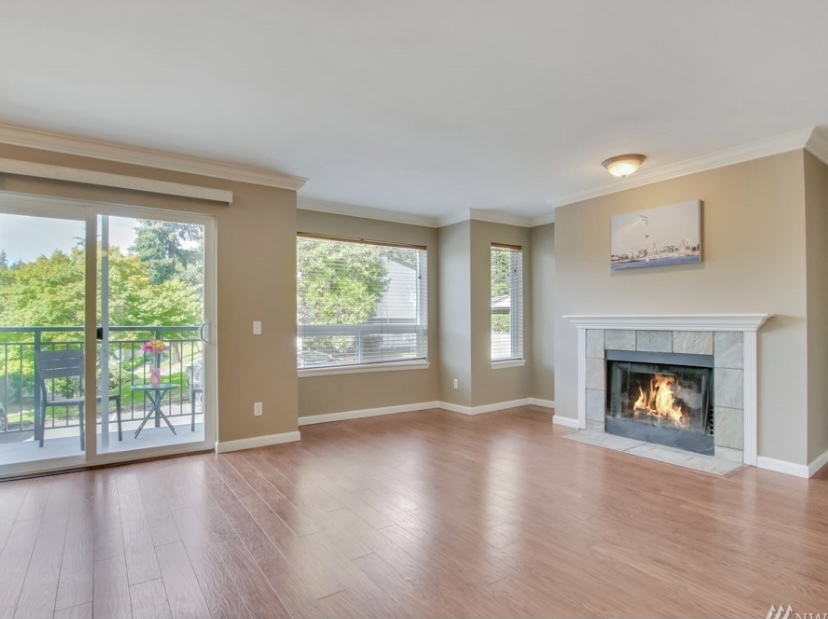 Very open and bright living room - 31500 33rd Pl SW