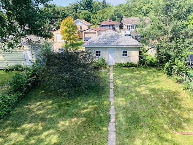 Building Photo - 2524 S 32nd Ave