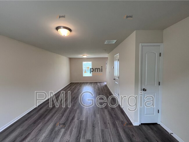 Foto del edificio - 1725 Mary Ave