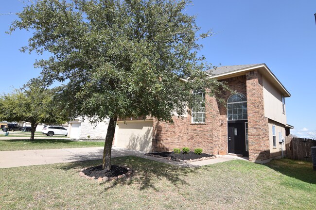 Building Photo - 4611 Honeystreet Bridge Ln
