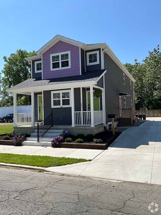 New Construction - 1515 W Main St