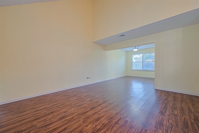 Foto del edificio - 5127 Smokey River Dr