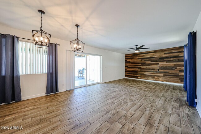 Foto del edificio - 7308 E Pierce St