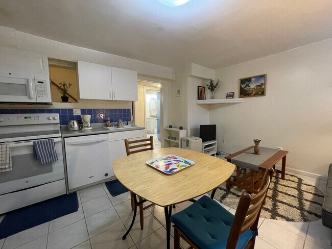 Foto del edificio - Amazing 2 Bed 2 Bath available 8/15---avoi...
