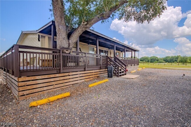 Foto del edificio - 1205 Inverness Ave