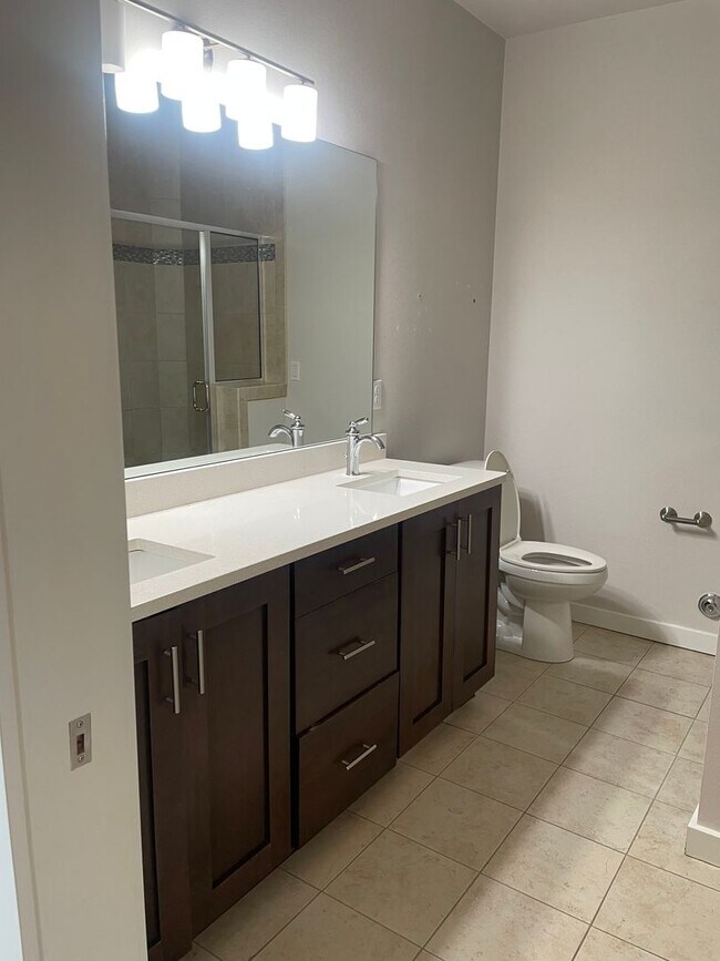 Foto del edificio - 2 bed/1 bath in Southeast Redmond