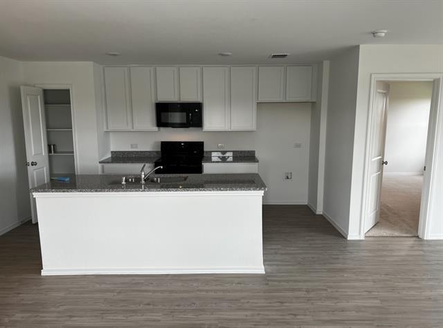 Foto del edificio - 302 Mahogany Ln