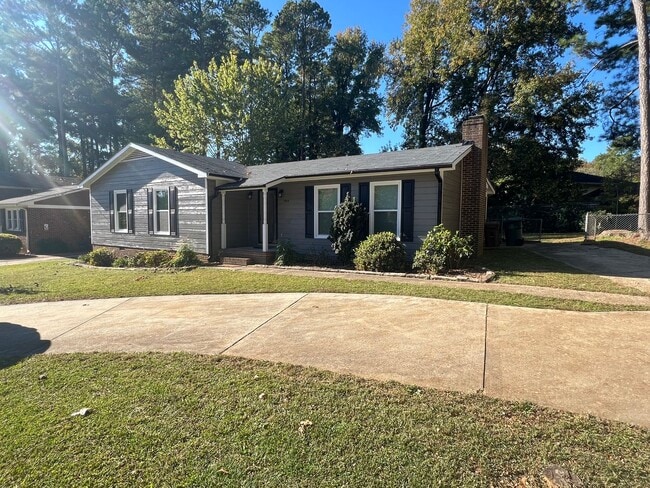 Photo - 909 SW Maynard Rd House