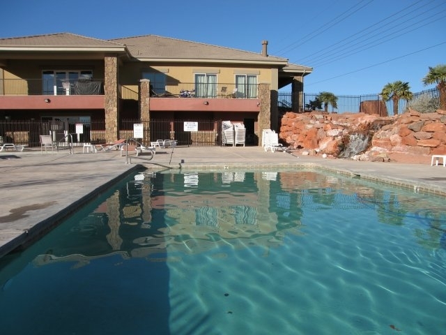 Primary Photo - Red Rock Ridge Student Housing