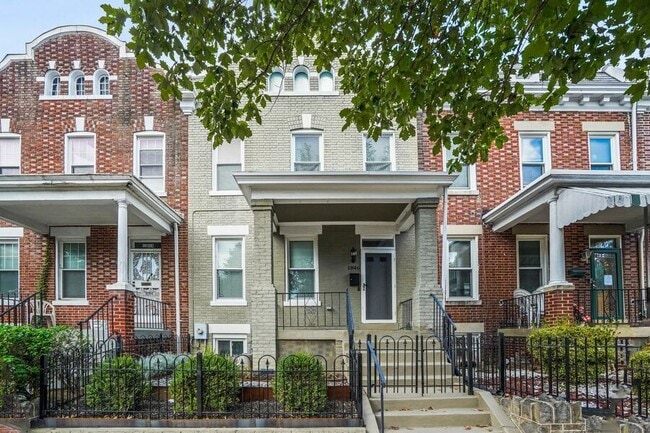 Photo - 1846 2nd St NW House