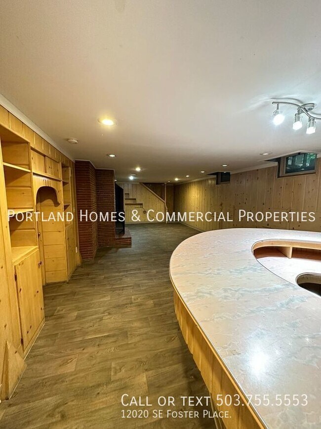 Building Photo - 2-Bedroom Basement ADU in Beautiful Forest...
