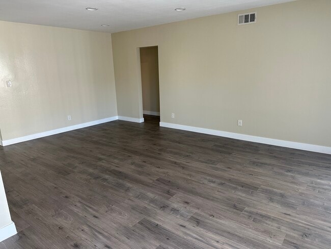 Sala de estar - 21035 Bryant St